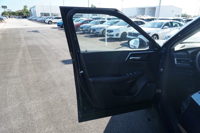 2025 Mitsubishi Outlander SE - Photo 13