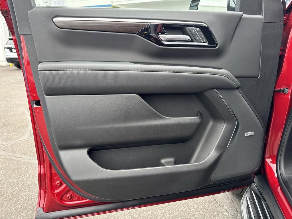 2026 Chevrolet Suburban Premier - Photo 20