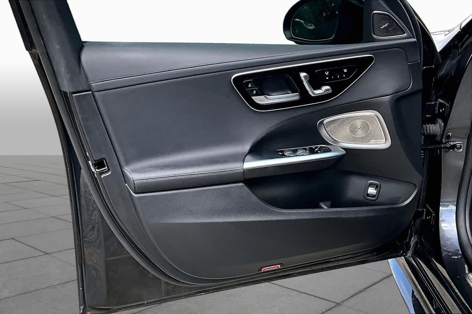 Used 2024 Graphite Grey Metallic Mercedes-Benz C 300 image 26