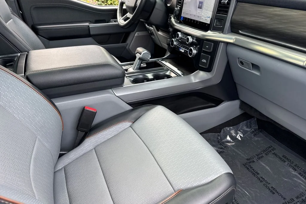 Used 2024 Blue Metallic Ford Lariat image 17