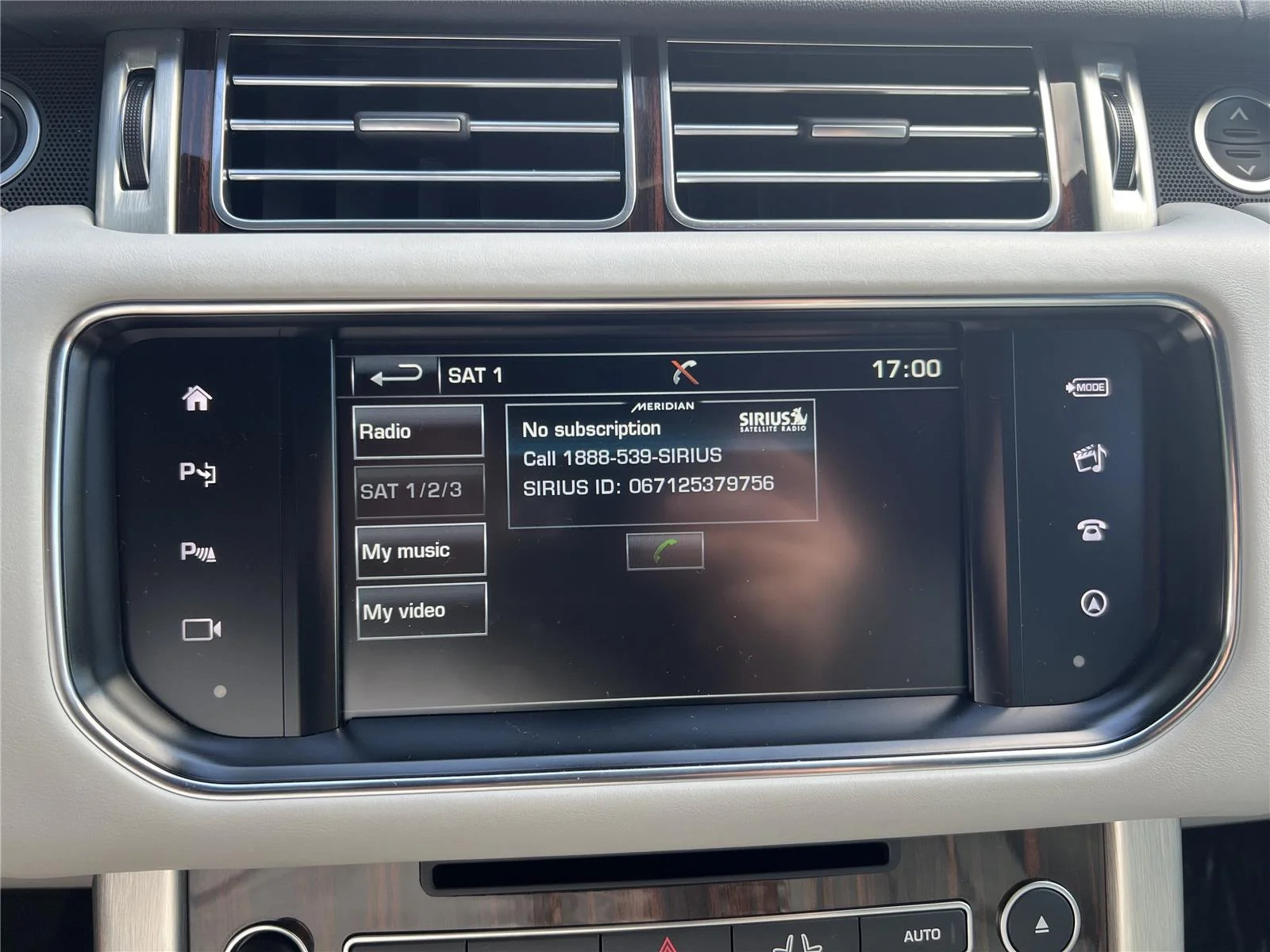 Used 2016 Indus Silver Land Rover Diesel HSE image 19