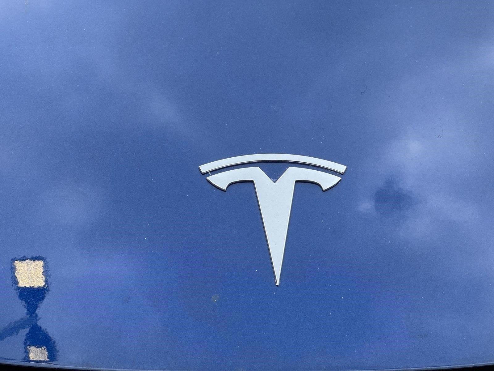 Used 2020 Deep Blue Metallic Tesla Long Range image 16