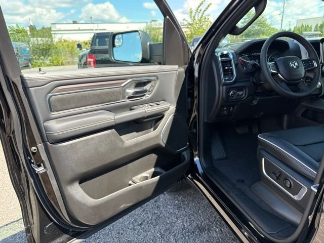 New 2027 Diamond Black Crystal Pearl-Coat Exterior Paint RAM Laramie image 10