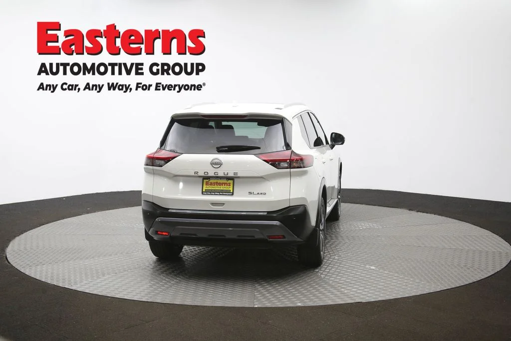 Used 2023 White Nissan SL image 42