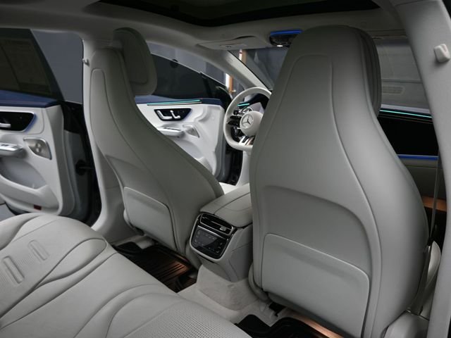 Used 2024  Mercedes-Benz Base image 27