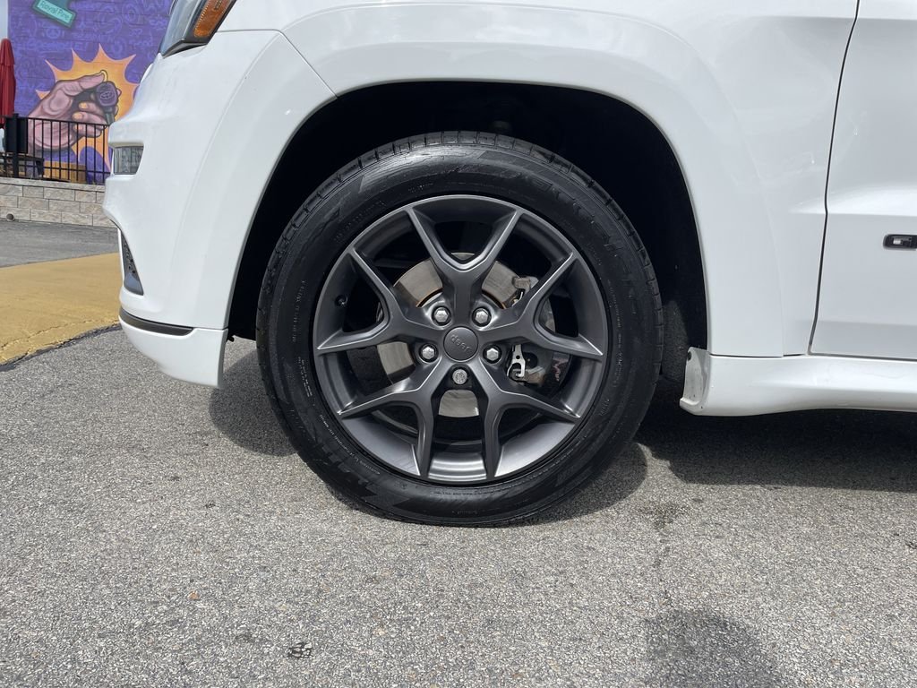 Certified Used 2019 White Jeep Limited X image 9