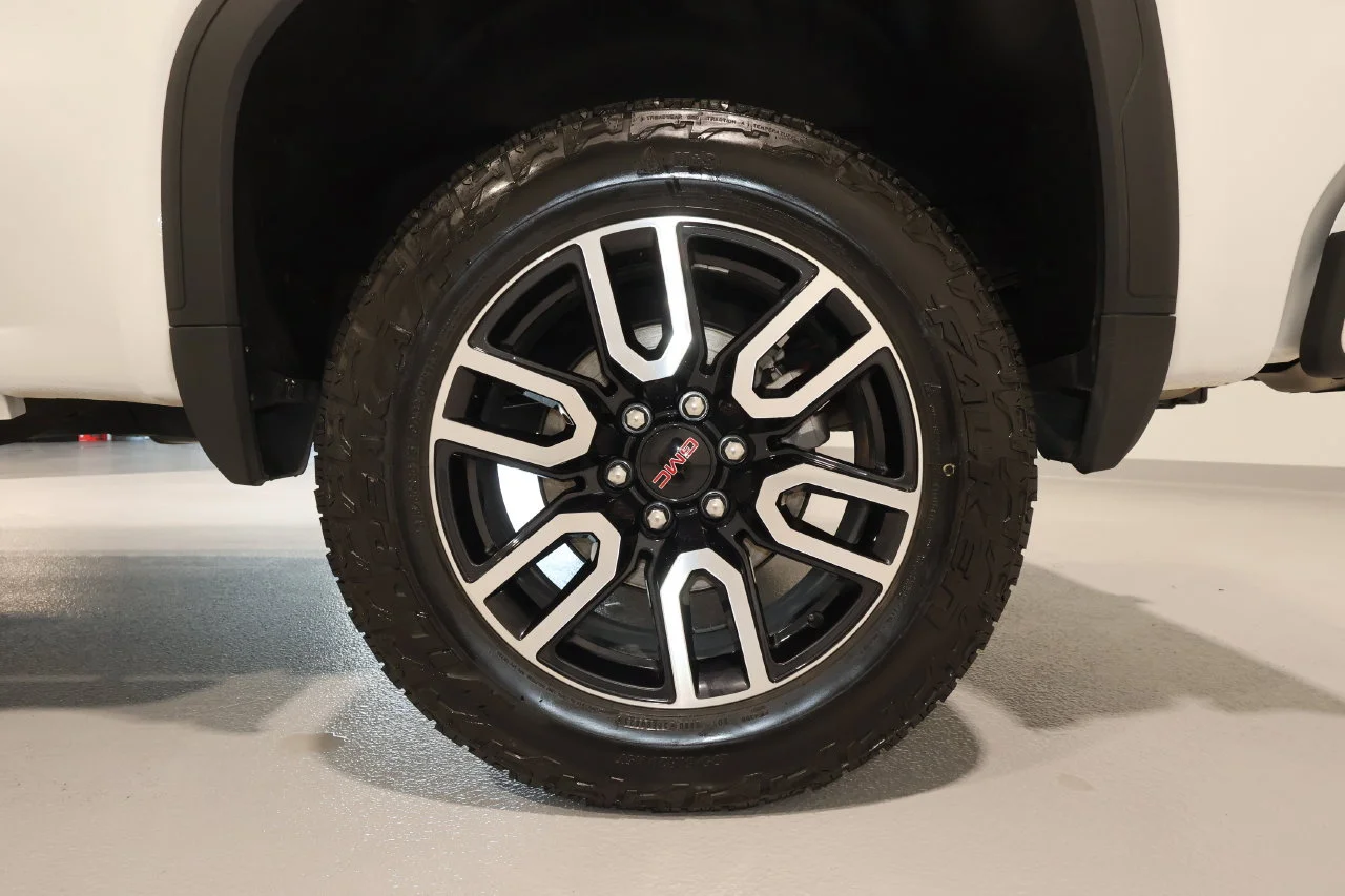 2025 GMC Sierra 1500 AT4 - Photo 36