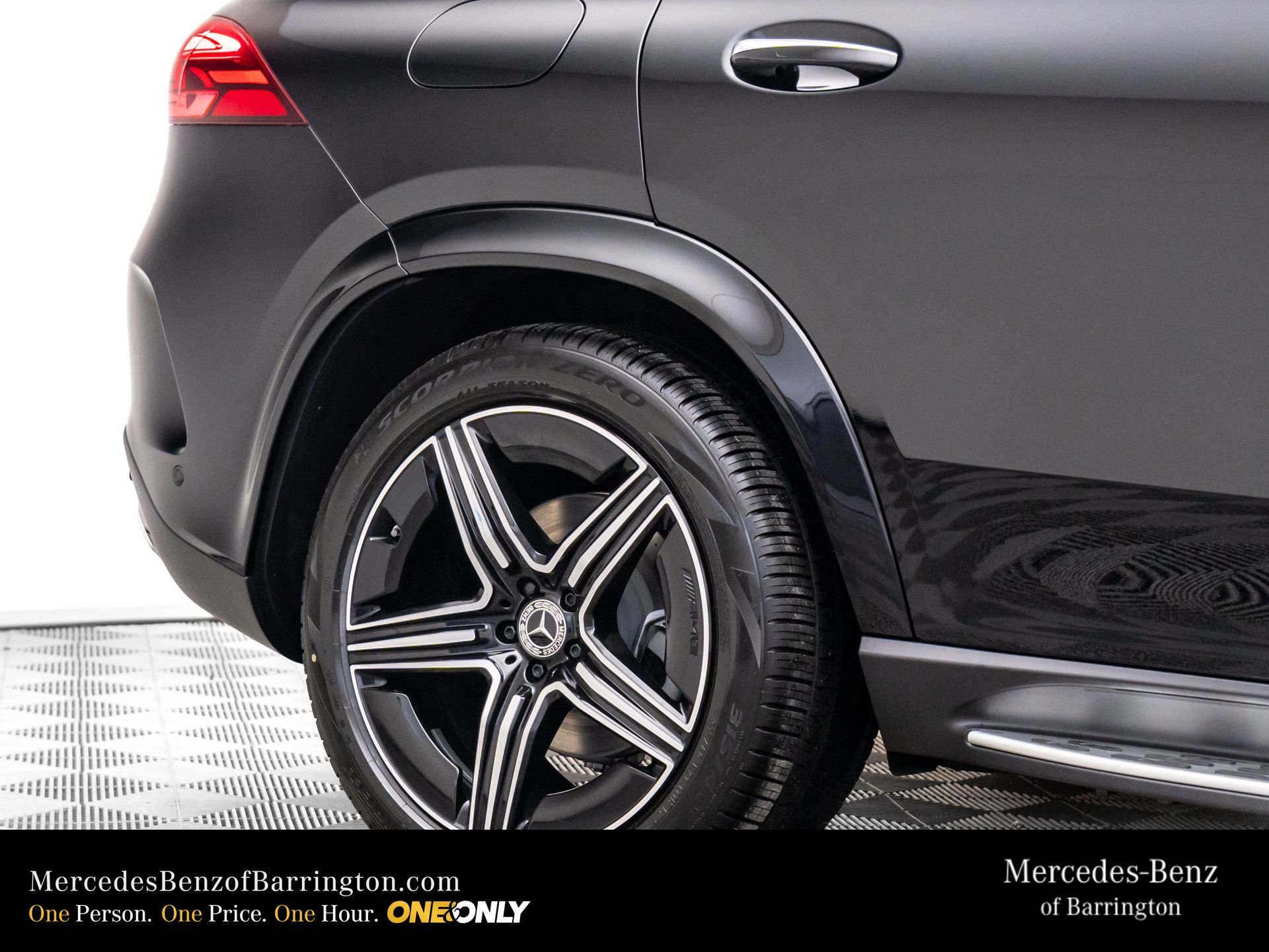 New 2026 Black Mercedes-Benz GLE 580 image 42