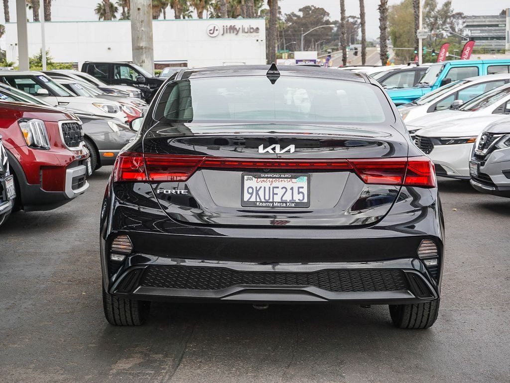 Used 2024 Black Kia LXS image 6