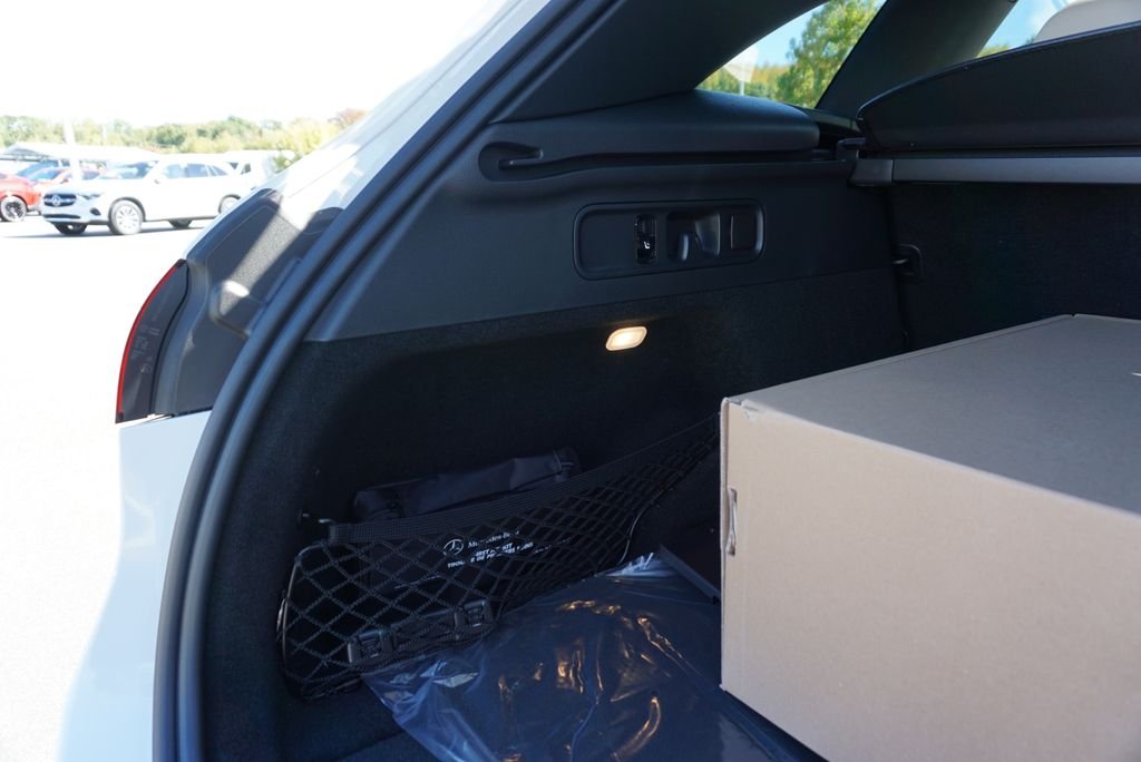 Used 2026 Polar White Mercedes-Benz GLC 300 image 69