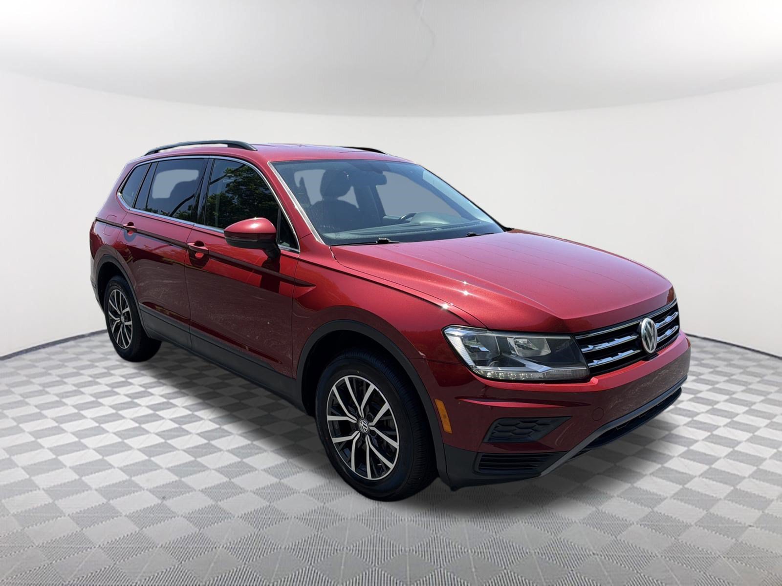 Used 2019  Volkswagen SE image 3