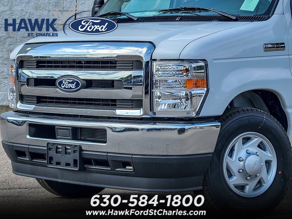 New 2027 Oxford White Ford E-350 SRW image 2