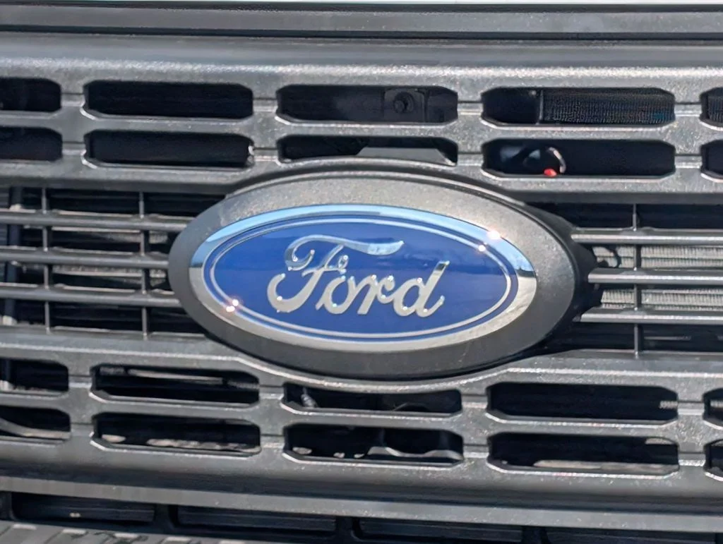 New 2026 Oxford White Ford F-550® XL image 13