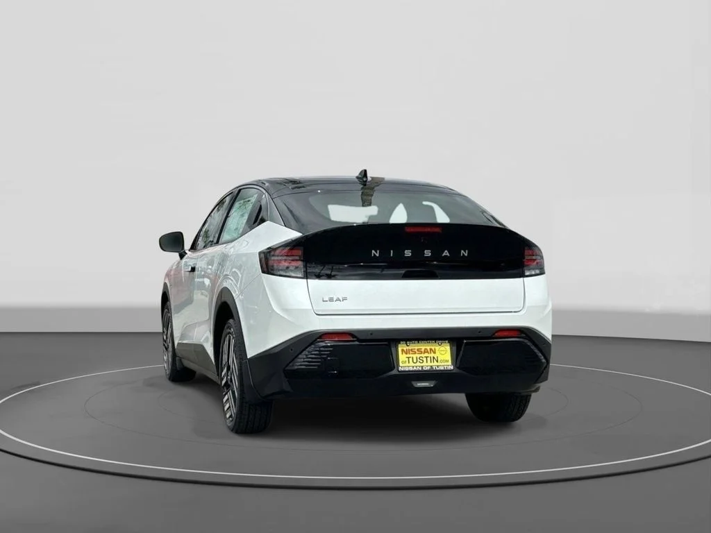 New 2026 Everest White Pearl Tricoat/Black Nissan SV+ image 3