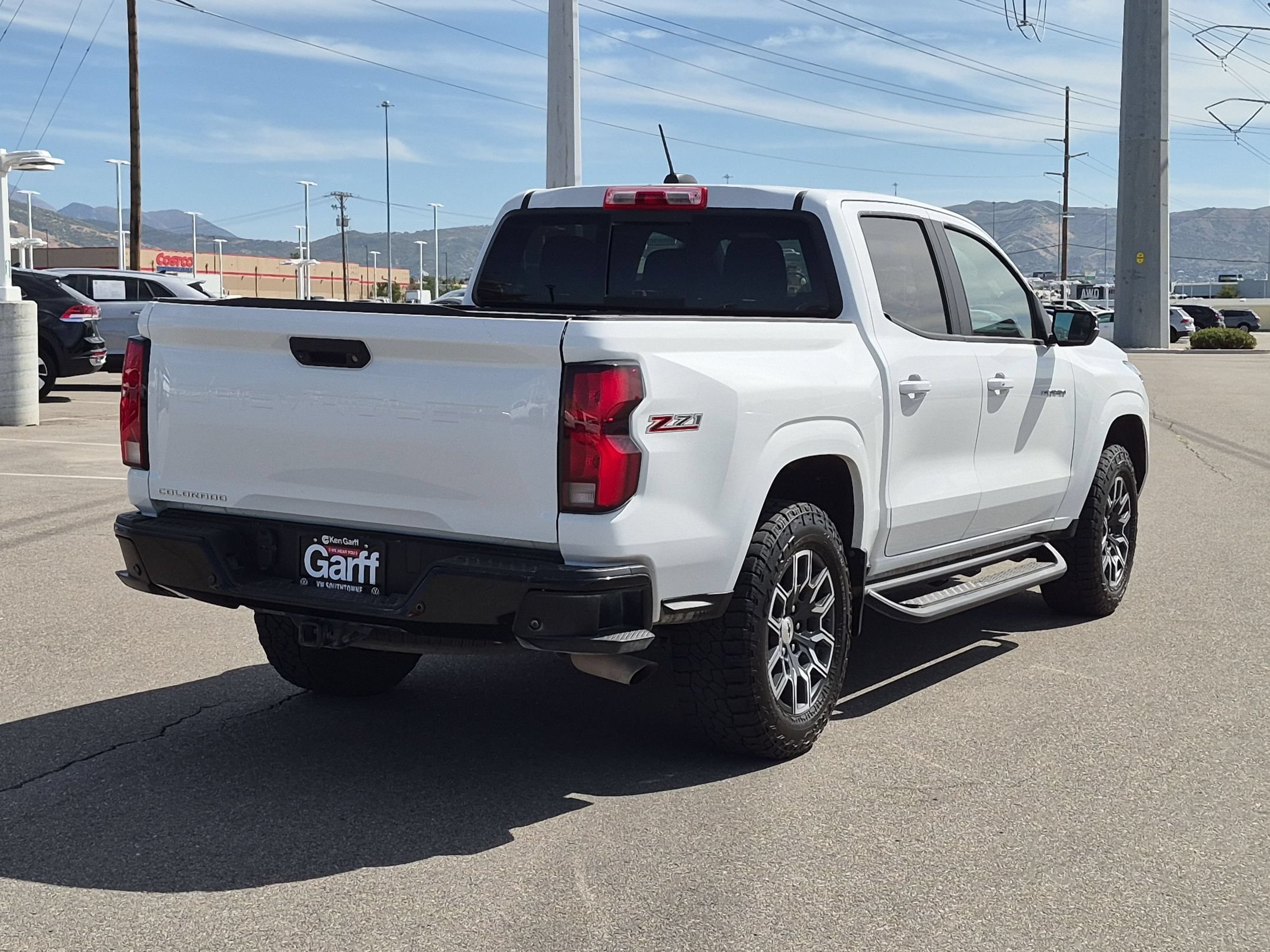 Used 2025 Summit White Chevrolet 4WD Z71 image 3