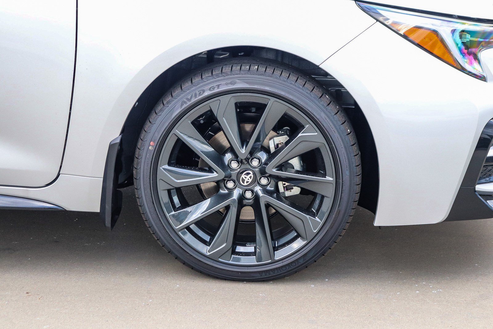 New 2027 Classic Silver Metallic Toyota  SE image 10