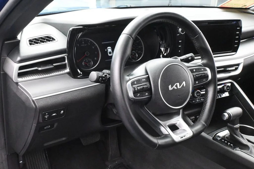 Used 2024 Sapphire Blue Kia GT-Line image 15