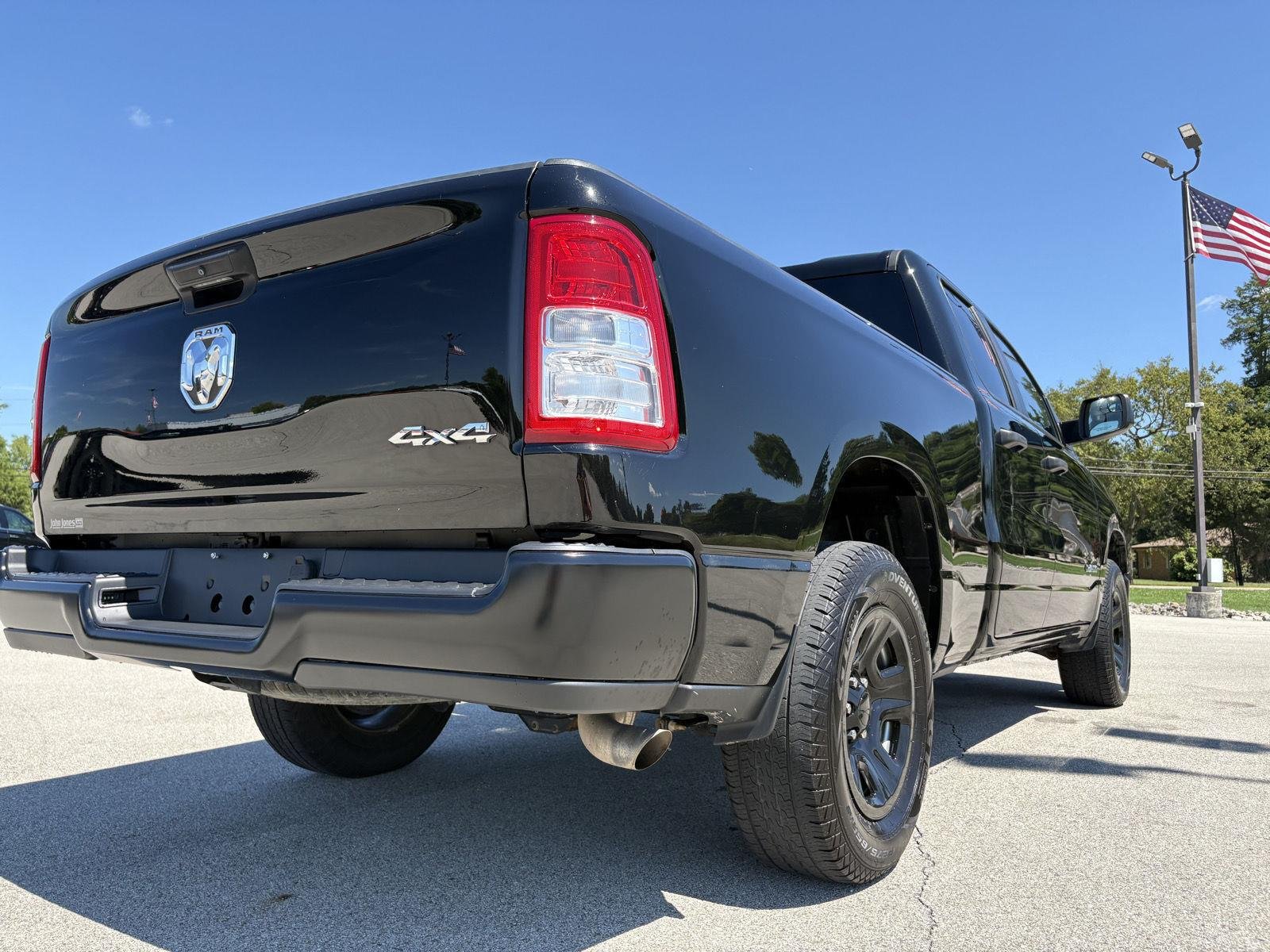 Used 2022 Diamond Black Crystal Pearlcoat Ram Tradesman image 21