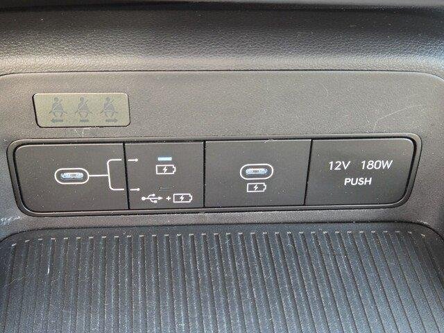 Used 2025 Atlas White Hyundai SEL image 17