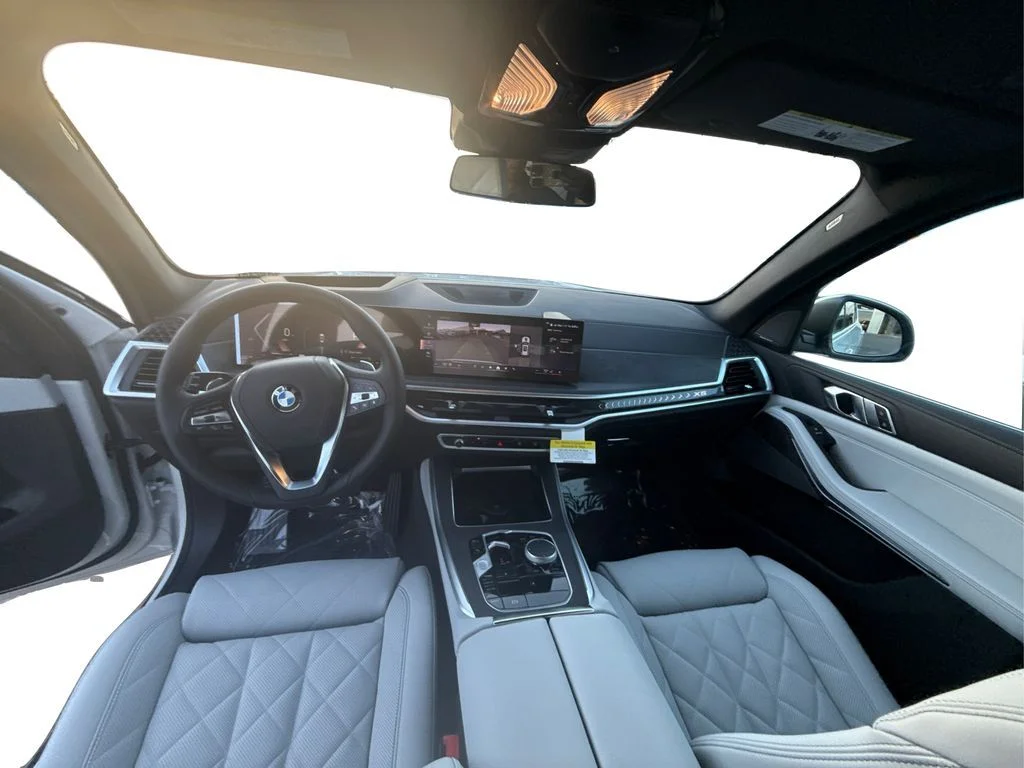 New 2026 White BMW sDrive40i image 28