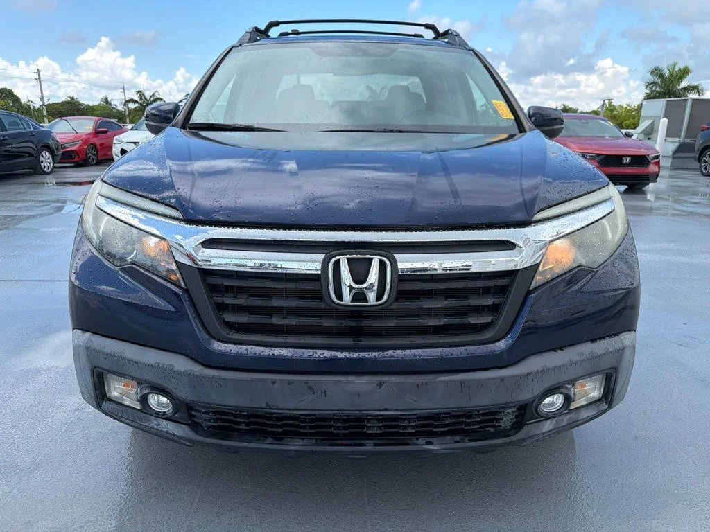 Used 2017 Obsidian Blue Pearl Honda RTL image 7