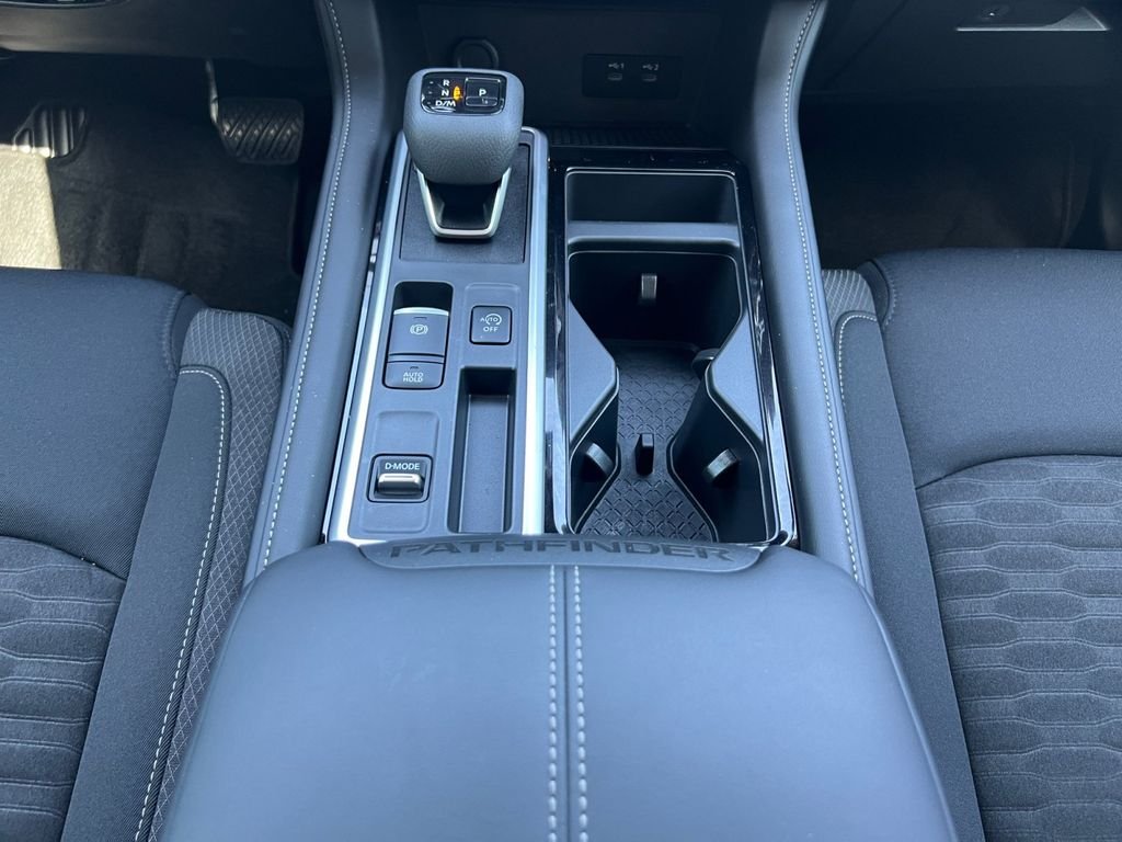 2026 Nissan Pathfinder SV - Photo 12