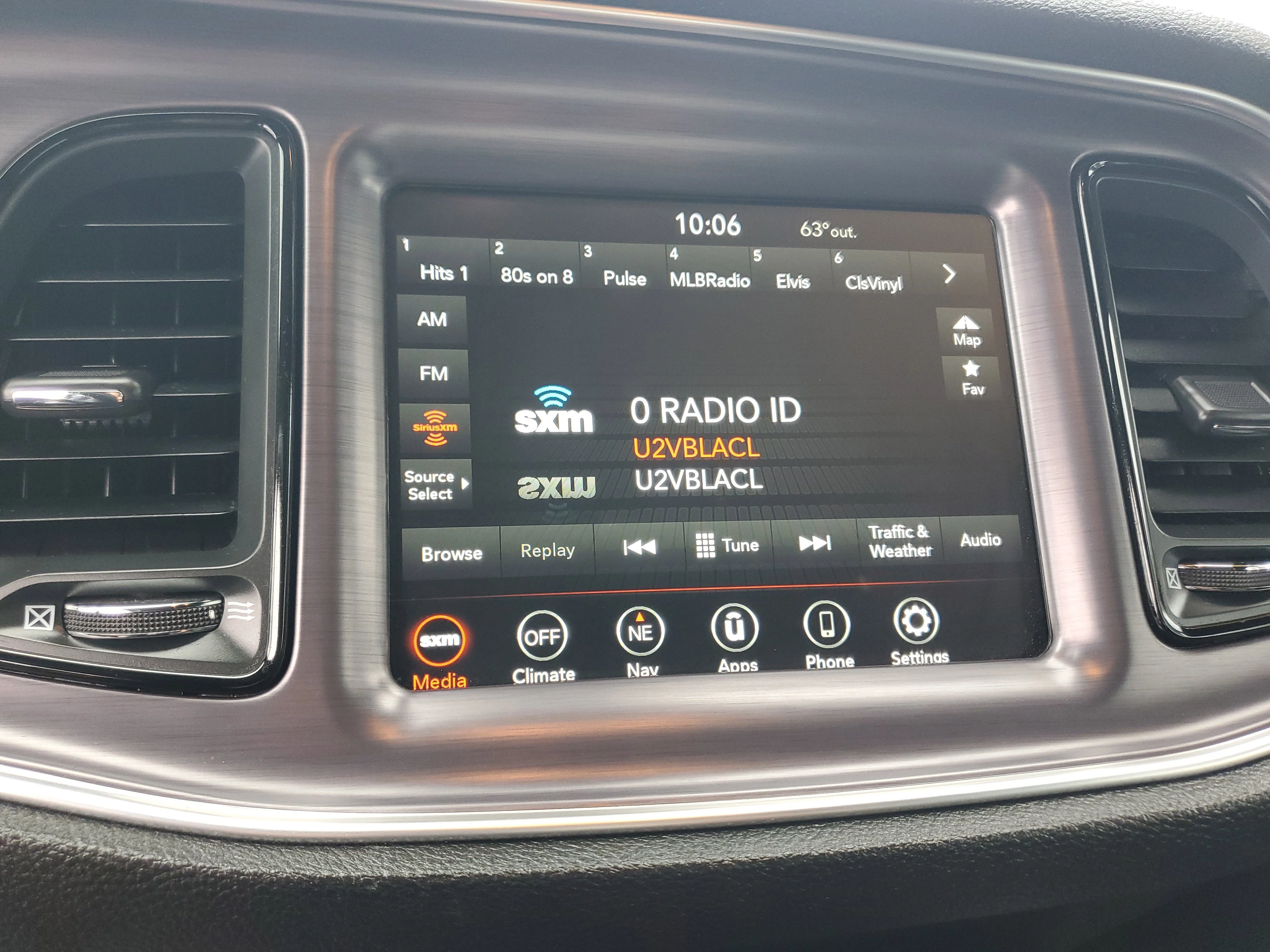 Used 2018 Yellow Dodge R/T image 17