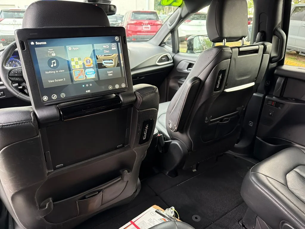 Used 2020 Black Chrysler Touring L Plus image 32
