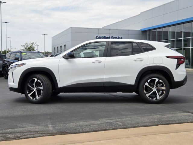 New 2026 Summit White Chevrolet 1RS image 8