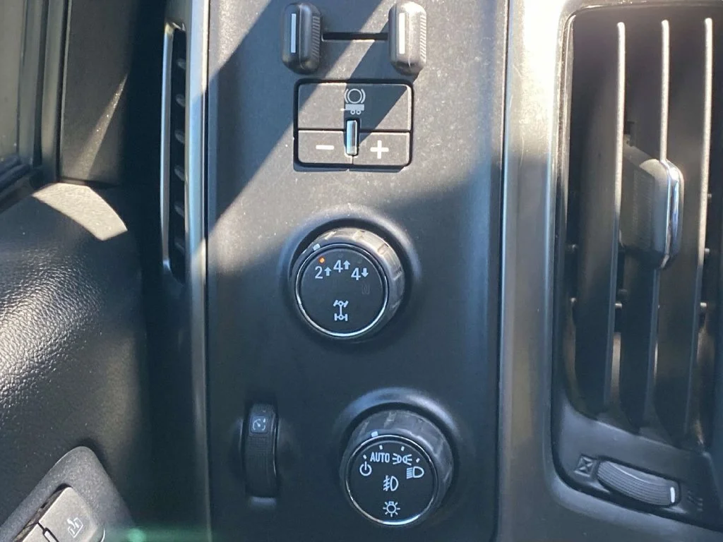 Certified Used 2018 Silver Chevrolet LTZ image 33