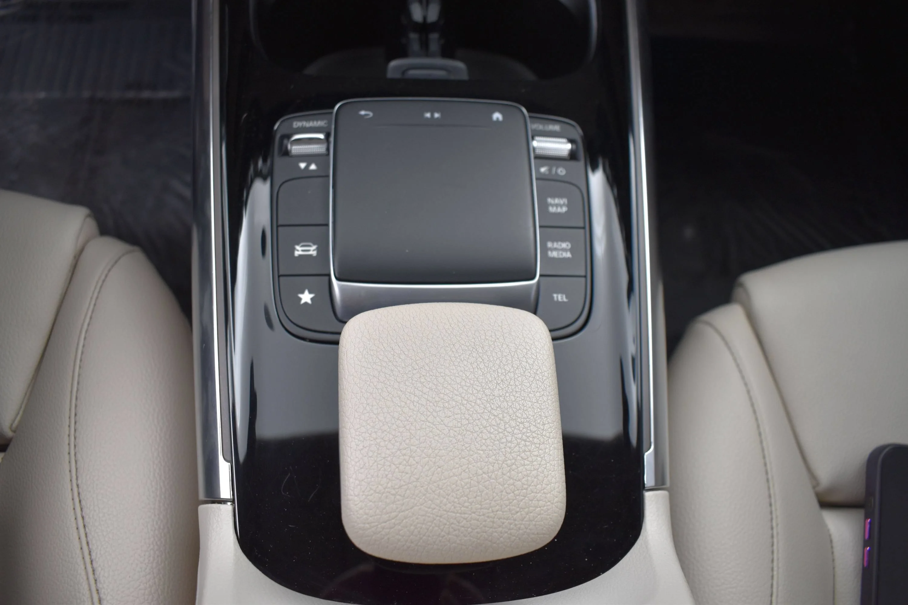 Used 2021 Night Black Mercedes-Benz GLA 250 image 10