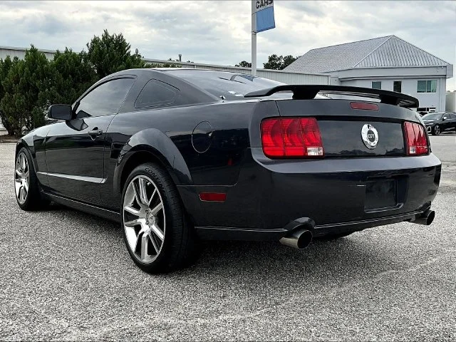 Used 2007 Black Ford GT Premium image 6