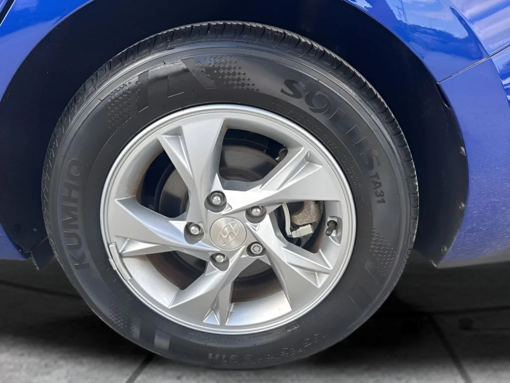 Used 2023 Blue Hyundai SE image 23
