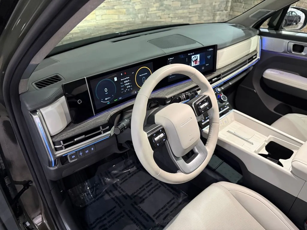 Used 2026 Green Hyundai Limited image 12