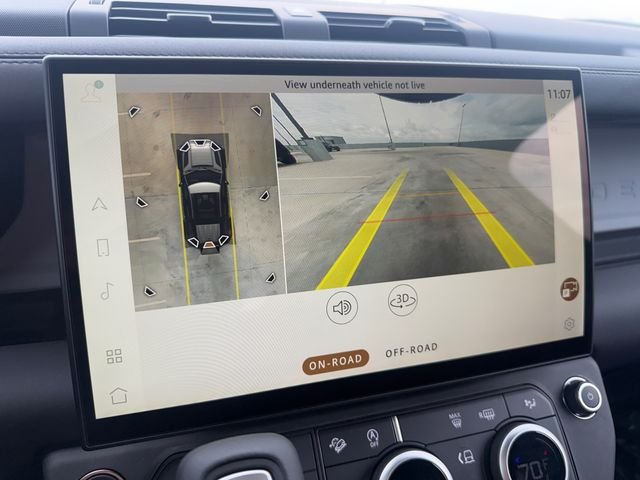 New 2026 Santorini Black Land Rover X-Dynamic SE image 21