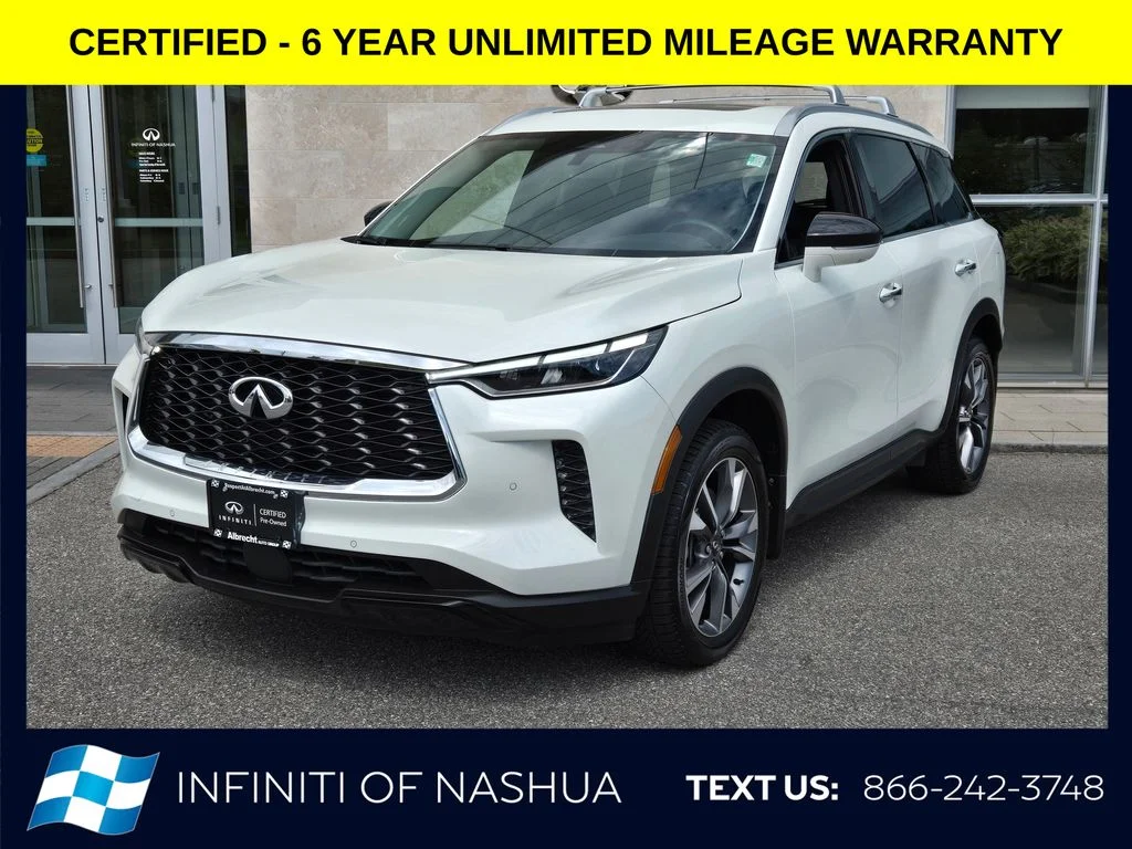 Certified Used 2023 White INFINITI LUXE image 1