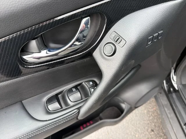 Used 2020 Black Nissan SL Intelligent AWD image 13