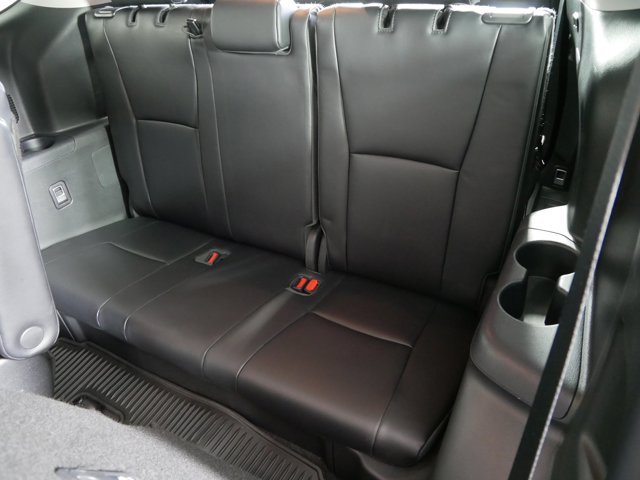 Used 2023 Wind Chill Pearl Toyota XLE image 13