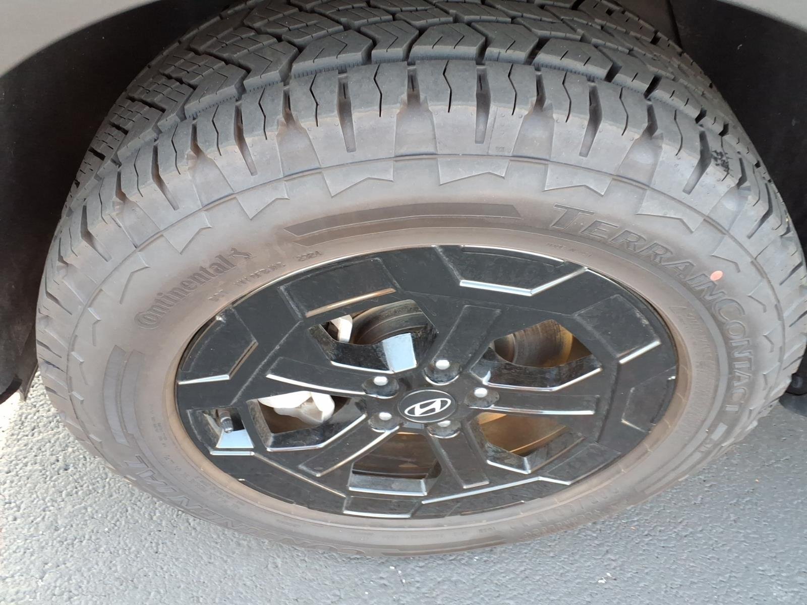 Certified Used 2025 Black Hyundai XRT image 17