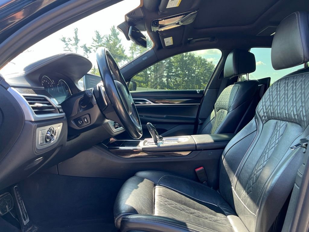 Used 2019 Black Sapphire Metallic BMW 750i xDrive image 16