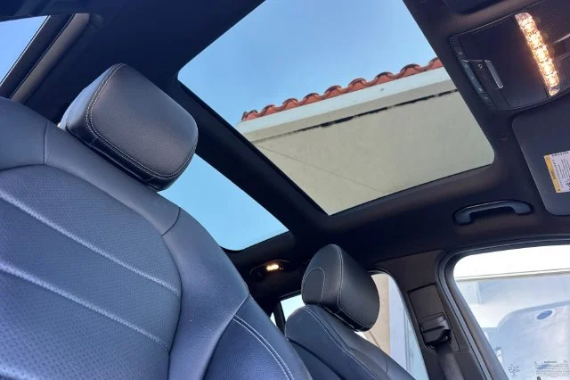 Used 2022 Black Mercedes-Benz GLC 300 image 20