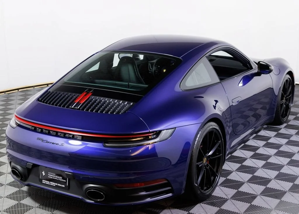 Used 2022 Gentian Blue Metallic Porsche Carrera S image 11