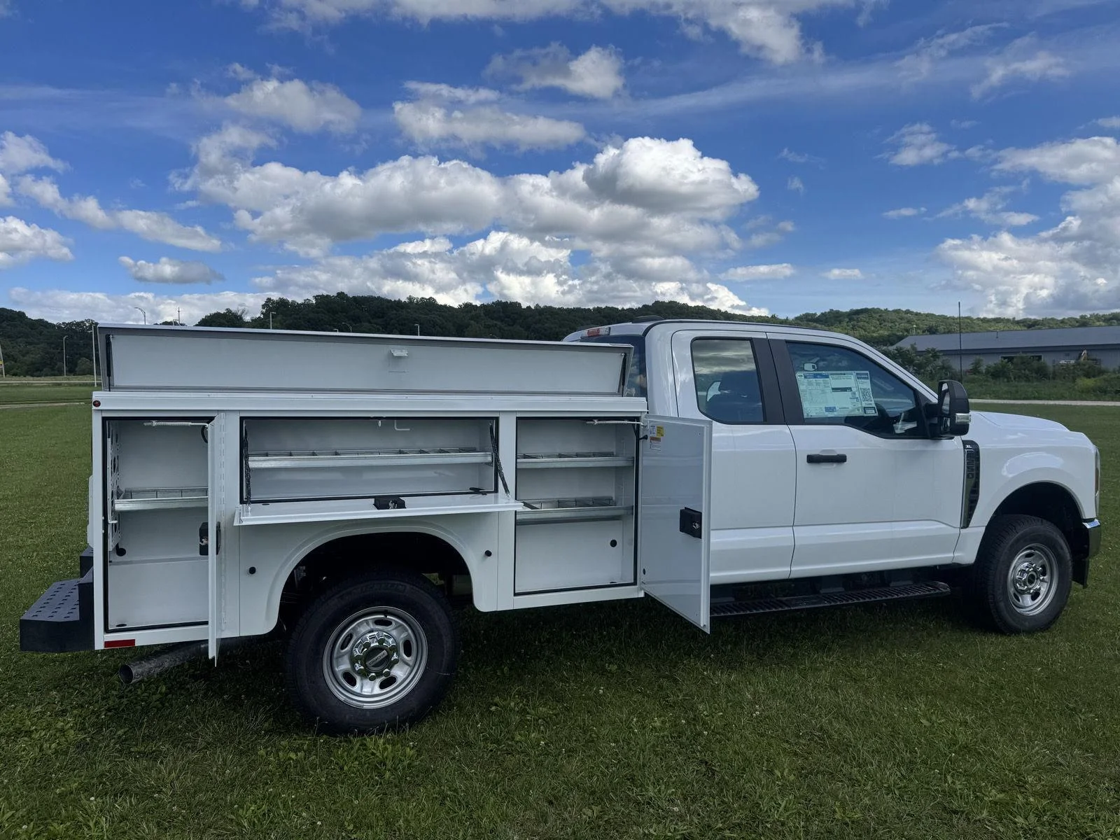 New 2026 Oxford White Ford XL image 2