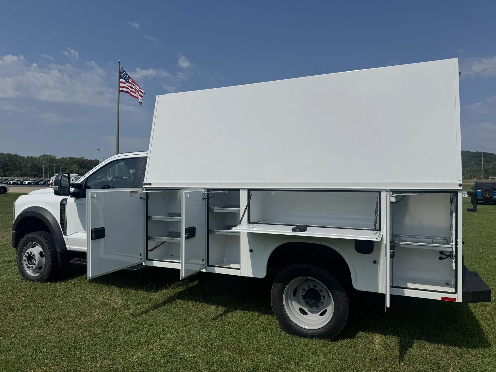 New 2026 Oxford White Ford XL image 2
