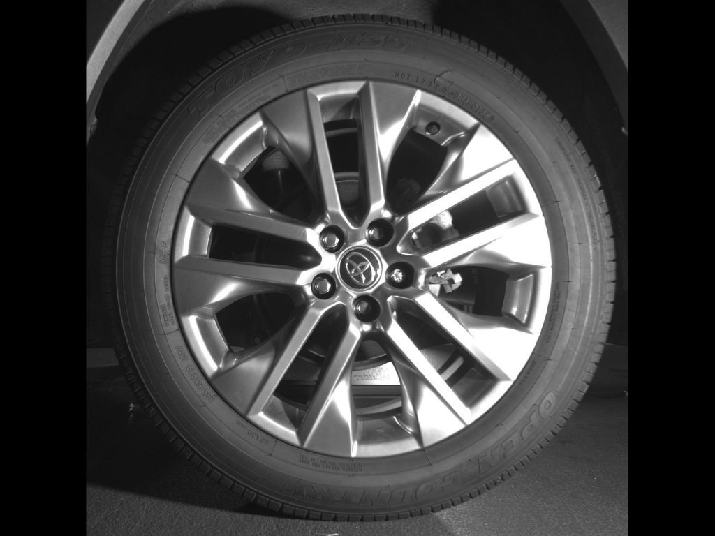 Certified Used 2025  Toyota XLE Premium image 12