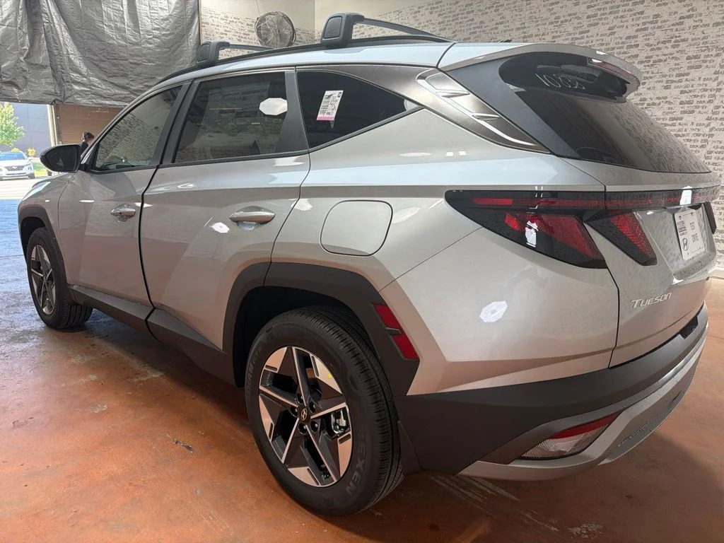 New 2026 Shimmering Silver Hyundai SEL image 5