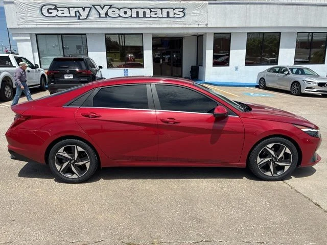 Used 2022 Scarlet Red Hyundai Limited image 7