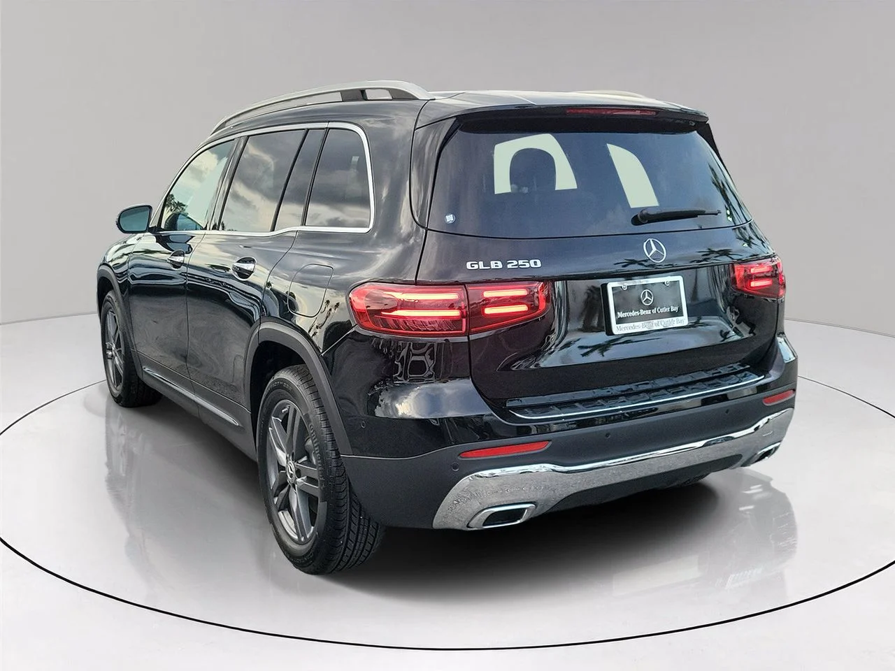 New 2026 Night Black Mercedes-Benz GLB 250 image 6