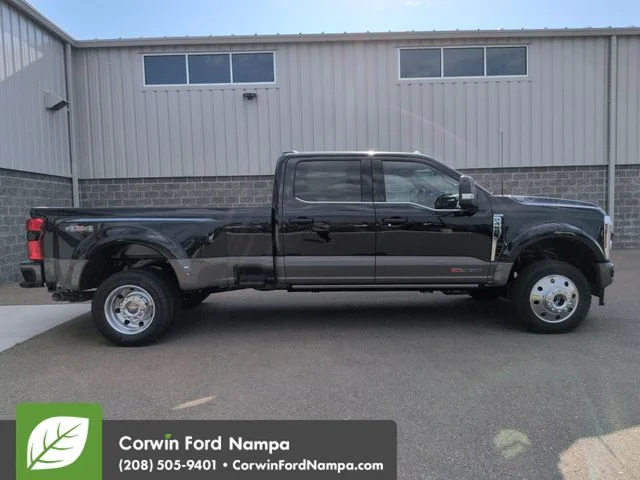 New 2026 Agate Black Metallic Ford King Ranch image 2