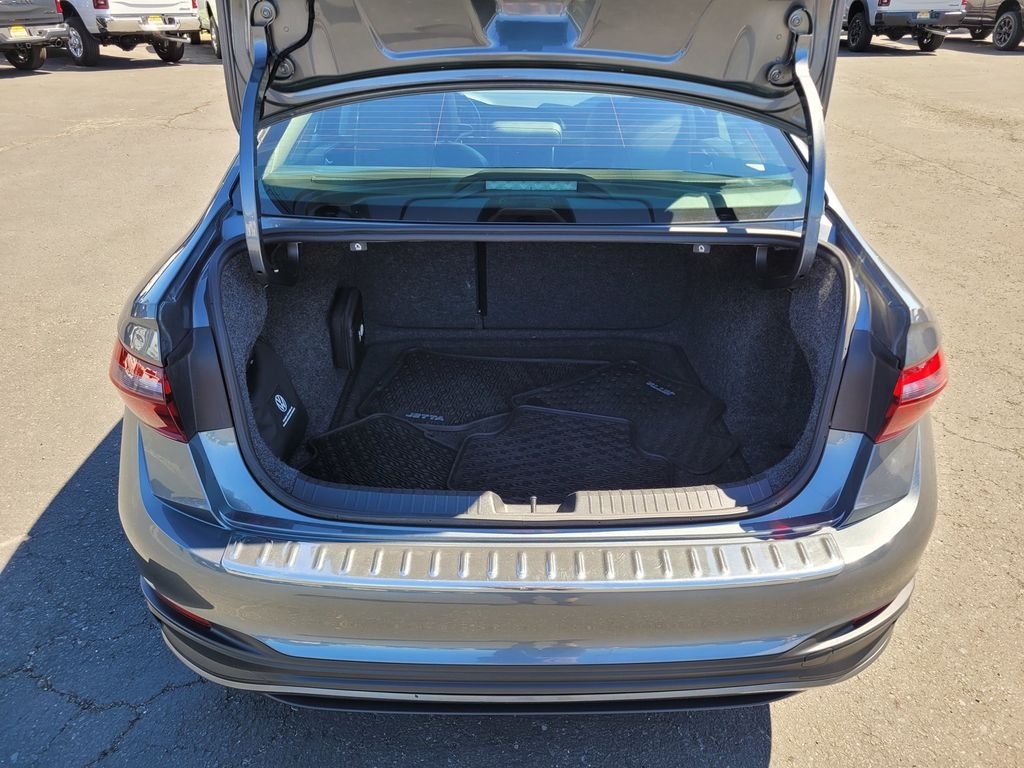 Used 2023 Gray Volkswagen 1.5T SE image 10